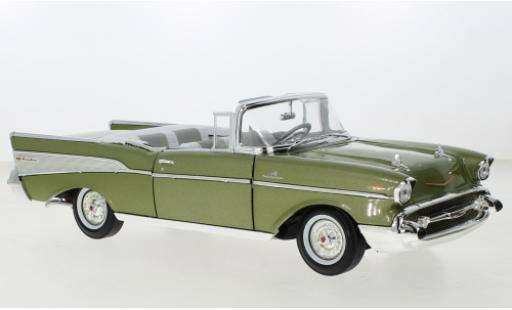 Chevrolet Bel Air 1/18 Auto World Convertibile metallise verde 1957 modellino in miniatura