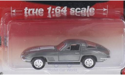 Chevrolet Corvette 1/64 Auto World StingRay 427 Special Version grigio/bianco 1967 ohne Vitrine modellino in miniatura