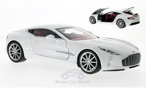 Aston Martin One 1/18 AUTOart ONE-77 metallico bianco 2009 modellino in miniatura