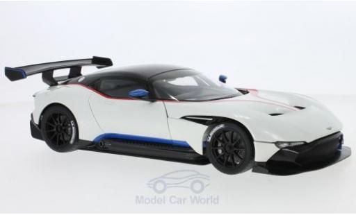 Aston Martin Vulcan 1/18 AUTOart bianco/carbon 2015 modellino in miniatura