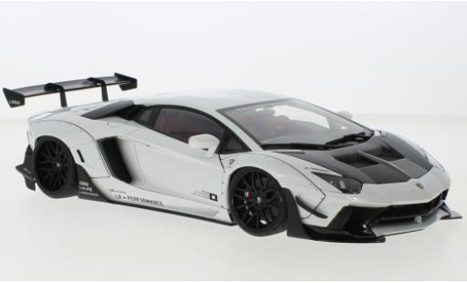 Lamborghini Aventador 1/18 AUTOart LB-Works limited Edition metallise bianco/carbon modellino in miniatura