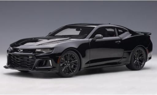 Chevrolet Camaro 1/18 AUTOart ZL1 nero/carbon 2017 modellino in miniatura