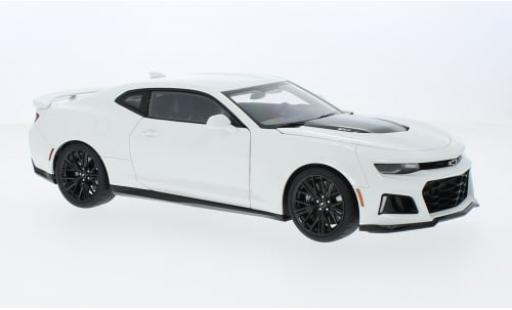 Chevrolet Camaro 1/18 AUTOart ZL1 weiss 2017 1:18 modellino in miniatura