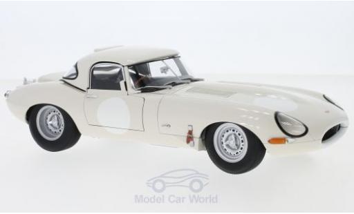 Jaguar E-Type 1/18 AUTOart Lightweight bianco RHD mit abnehmbarem Dach modellino in miniatura