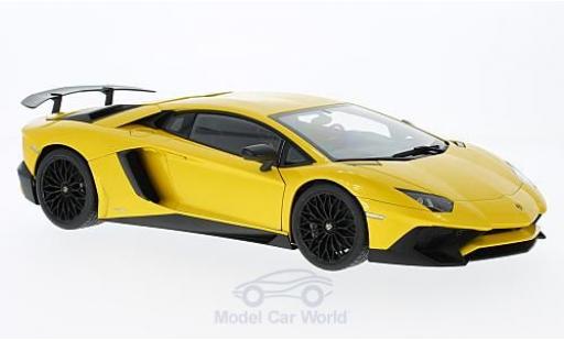 Lamborghini Aventador 1/18 AUTOart LP750-4 SV metallico giallo 2015 modellino in miniatura