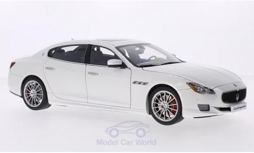 Maserati Quattroporte 1/18 AUTOart GTS metallico bianco 2015 modellino in miniatura
