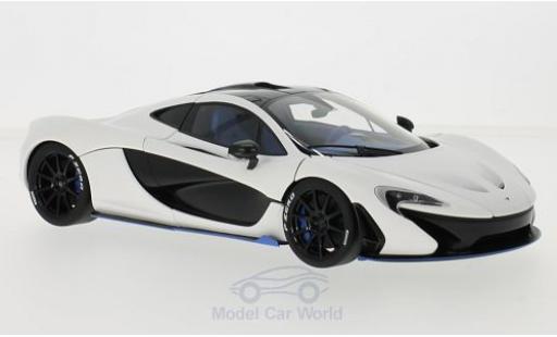 McLaren P1 1/18 AUTOart matt-bianco RHD 2013 modellino in miniatura