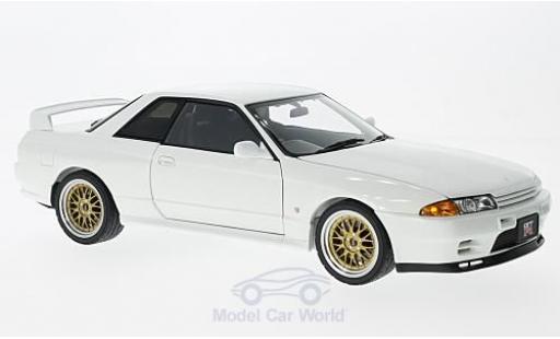 Nissan Skyline 1/18 AUTOart GT-R (R32) V-Spec II bianco RHD 1991 Tuned Version modellino in miniatura