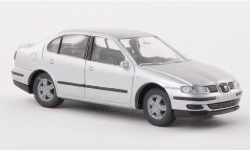 Seat Toledo 1/87 AWM II grigio sans Vitrine modellino in miniatura
