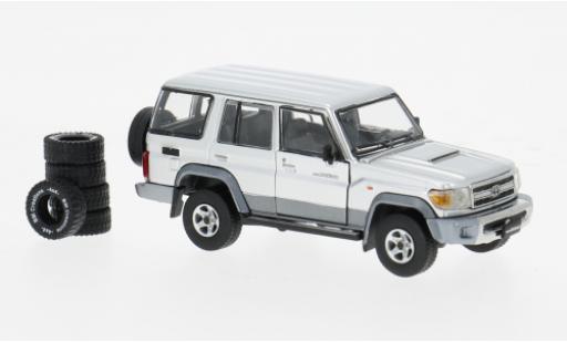 Toyota Land Cruiser 1/64 BM Creations LC76 silber 1:64 modellino in miniatura