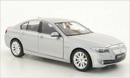 Bmw 535 berline 1/24 Welly i (F10) grigio modellini auto