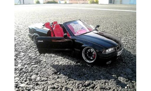 Bmw 325 Cabriolet 1/18 Maisto E36 nero interieur cuir rosso jantes neros bords chromes modellini auto