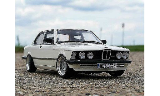 Bmw 323 tuning 1/18 Autoart e21 bianco jantes alpina 16 pouces 1977 modellini auto