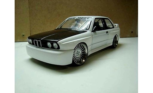 Bmw M3 coupe 1/18 Minichamps E30 bianco jantes hartge 19 pouces modellini auto
