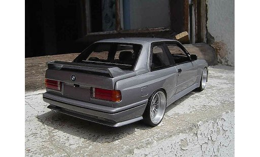 Bmw M3 coupe 1/18 Kyosho E30 grigio jantes de m3 e46 avec cerclage chrome modellini auto