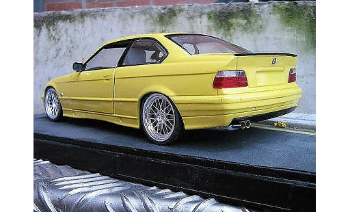Bmw M3 coupe 1/18 Ut Models jaune E36 jantes bbs le mans feux arriere 3.2 modellini auto