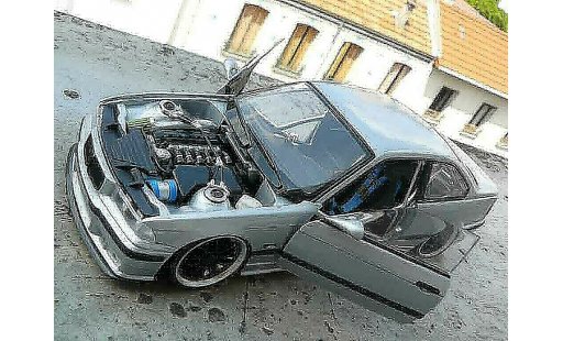 Bmw M3 coupe 1/18 Ut Models E36 preparation drift avec turbo modellini auto
