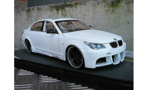 Bmw M5 tuning 1/18 Revell E60 ac schnitzer look m6 modellini auto