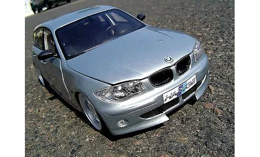 Bmw 120 E87 1/18 Kyosho i hartge modellini auto