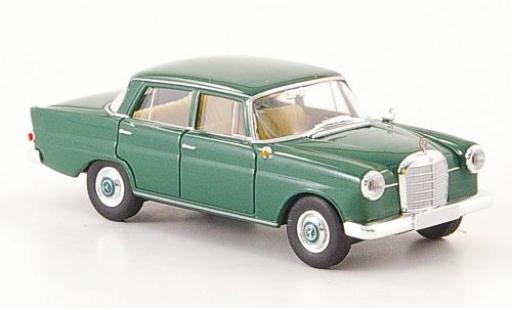 Mercedes 190 1/87 Brekina c (W 110) verde ohne Vitrine modellino in miniatura