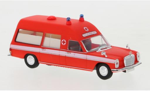 Mercedes /8 1/87 Brekina KTW Berufsfeuerwehr Frankfurt 1970 2. Version Ambulanzwagen modellino in miniatura