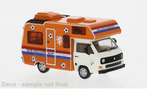 Volkswagen T3 1/87 Brekina Camper Fußball Fan 1983 1:87 modellino in miniatura