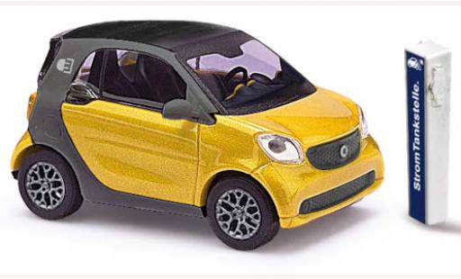 Smart ForTwo 1/87 Busch Fortwo Electric Drive gold 2014 modellino in miniatura