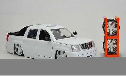 Cadillac Escalade tuning 1/24 Jada Toys EXT bianco 2002 modellini auto