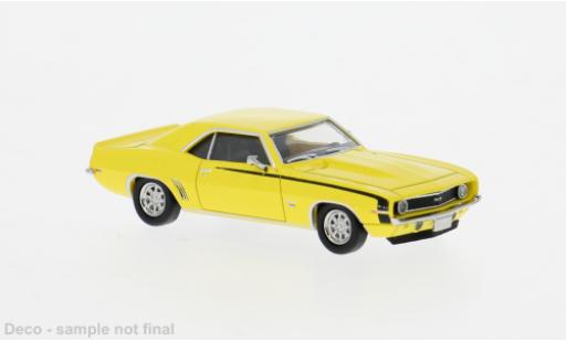 Modellini auto Chevrolet Camaro Coupe giallo 1969 1/87 Brekina