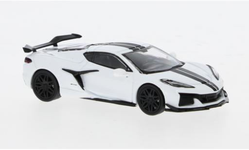 Chevrolet Corvette 1/64 Mini GT Z06 weiss 1:64 modellino in miniatura