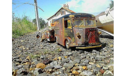 Citroen HY Fourgonnette 1/18 Solido rouille et remorque modellini auto