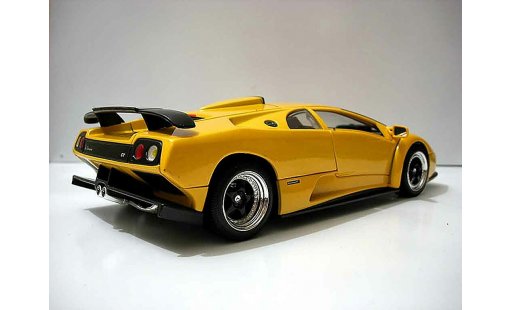 Lamborghini Diablo GT 1/18 Motormax giallo modellini auto