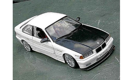 Alpina B3 berline 1/18 Ut Models E36 alpina b3 modellini auto
