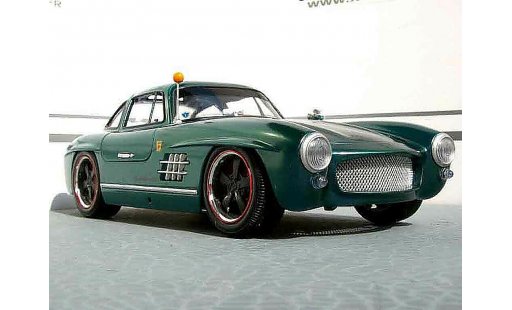 Mercedes 300 Base 1/18 Burago urban hot rod modellini auto