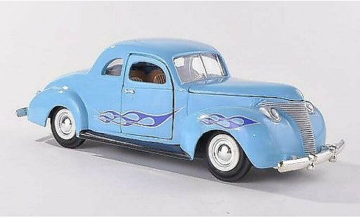 Ford Custom Berline 1/24 Motormax blu con Flammendekor 1949 modellini auto