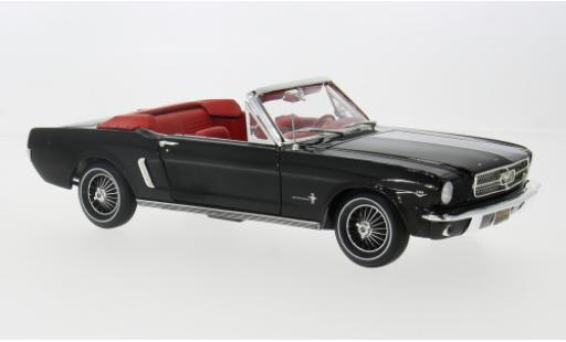 Ford Mustang 1/18 Auto World Conver schwarz 1:18 modellino in miniatura