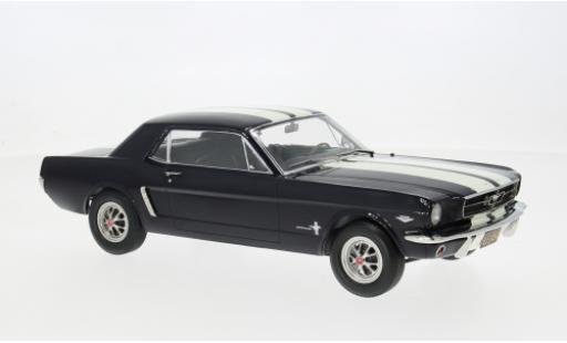 Modellini auto Ford Mustang Hardtop Coupe blu/bianco 1966 1/18 Norev