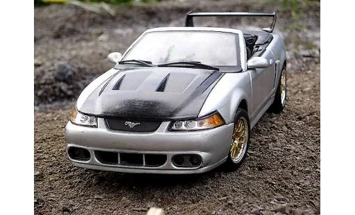 Ford Mustang 2000 1/18 Maisto svt cobra cabriolet modellini auto