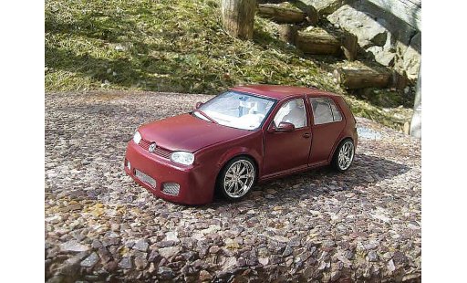 Volkswagen Golf GTI 1/18 Revell bodykit dragon jantes 18 pouces modellini auto