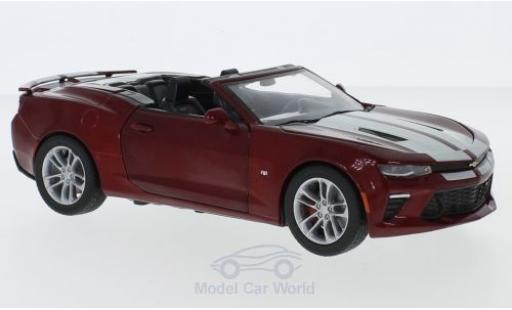Chevrolet Camaro SS 1/24 Greenlight SS Convertibile metallico rosso/grigio 2017 modellino in miniatura