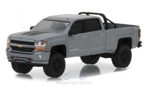Chevrolet Silverado 1/64 Greenlight 1500 metallico grigio 2018 modellino in miniatura