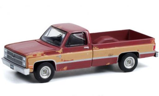 Chevrolet Silverado 1/64 Greenlight C-10 matt-rosso/matt-beige 1983 mit Witterungsspuren modellino in miniatura