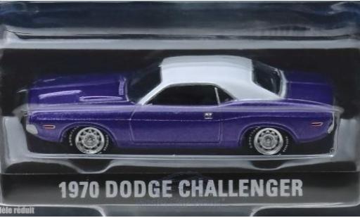 Dodge Challenger 1970 1/64 Greenlight metallico porpora/bianco Graveyard Carz 1970 modellino in miniatura