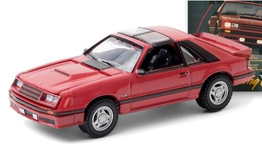 Ford Mustang 1/64 Greenlight GT rosso 1982 modellino in miniatura