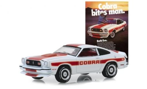 Ford Mustang 1/64 Greenlight II Cobra II bianco/rosso 1978 modellino in miniatura