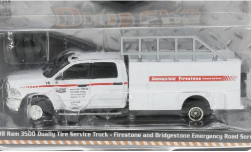 RAM 3 1/64 Greenlight Dodge 500 Dually Tire Service Truck Firestone and Bridgestone Road Service 2018 modellino in miniatura