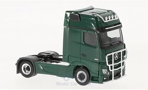Mercedes Actros 1/87 Herpa Gigaspace Zugmaschine verde 2011 mit Lampenbügel & Rammschutz modellino in miniatura