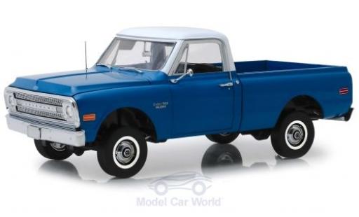 Chevrolet C-10 1/18 Highway 61 Pick Up blu/bianco 1970 with Lift Kit modellino in miniatura