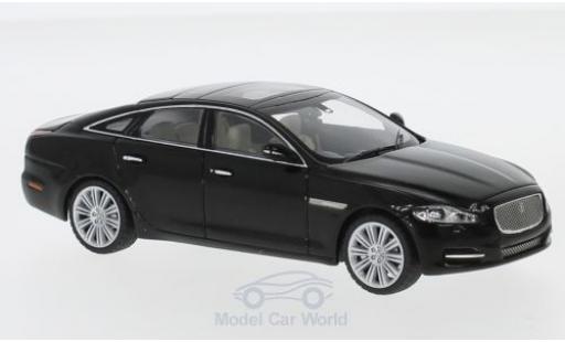 Jaguar XJ 1/43 IXO nero RHD modellino in miniatura