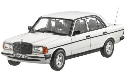Mercedes 200 1/18 Norev (W123) bianco mit AMG-Bodykit modellino in miniatura